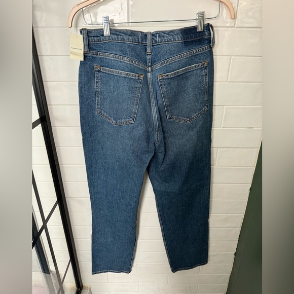 Abercrombie and fitch ultra high rise denim. Cute and comfy on. Some stretch - Picture 2 of 4